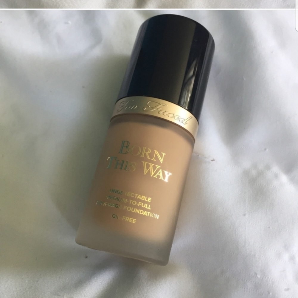Too faced Born this Way